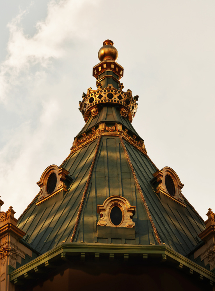 Aman New York Hotel crown 