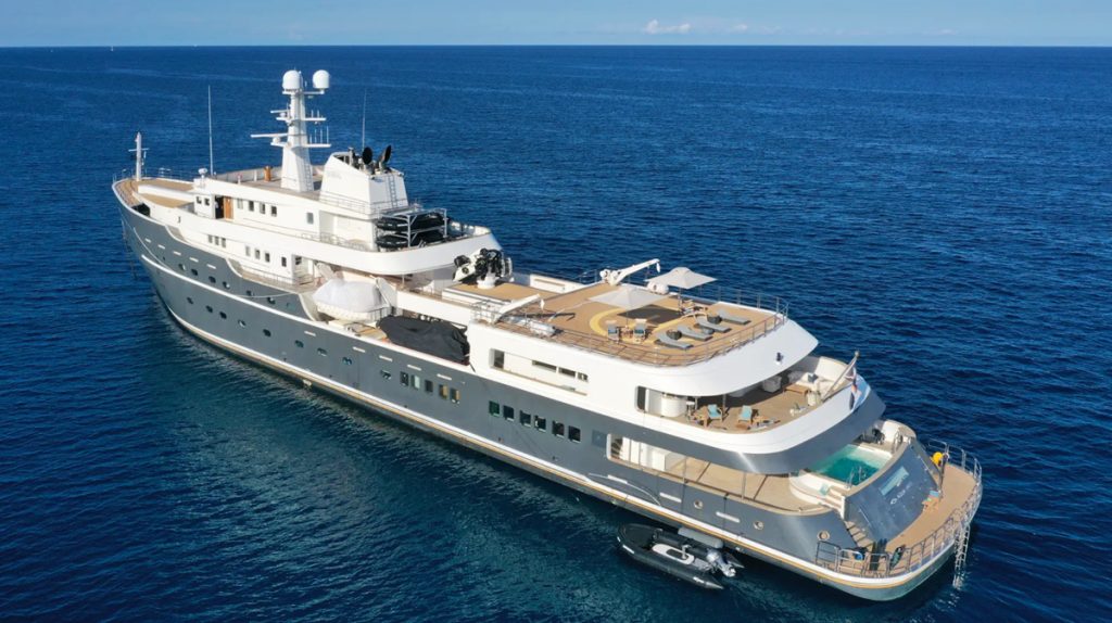 Aqua Expeditions Aqua Lares superyacht