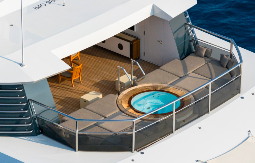 jacuzzi on super yacht